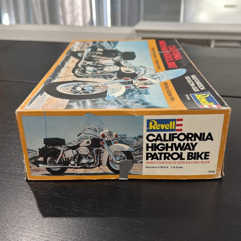 Harley-Davidson Vintage Revell California Highway Patrol Model Motorcycle Kit - Picture 6 of 7